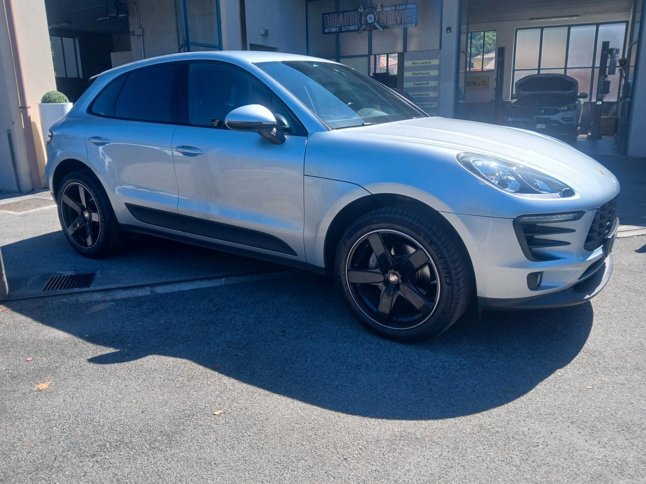 PORSCHE Macan 2.0 Sport design 2016