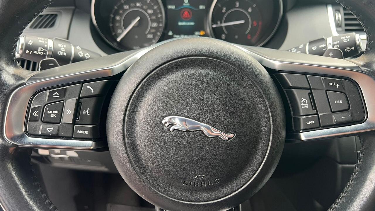 Jaguar E-Pace 2.0D 150 CV AWD aut. R-Dynamic