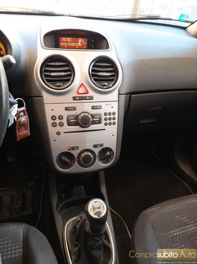 OPEL Corsa 1.2 5 porte Cosmo