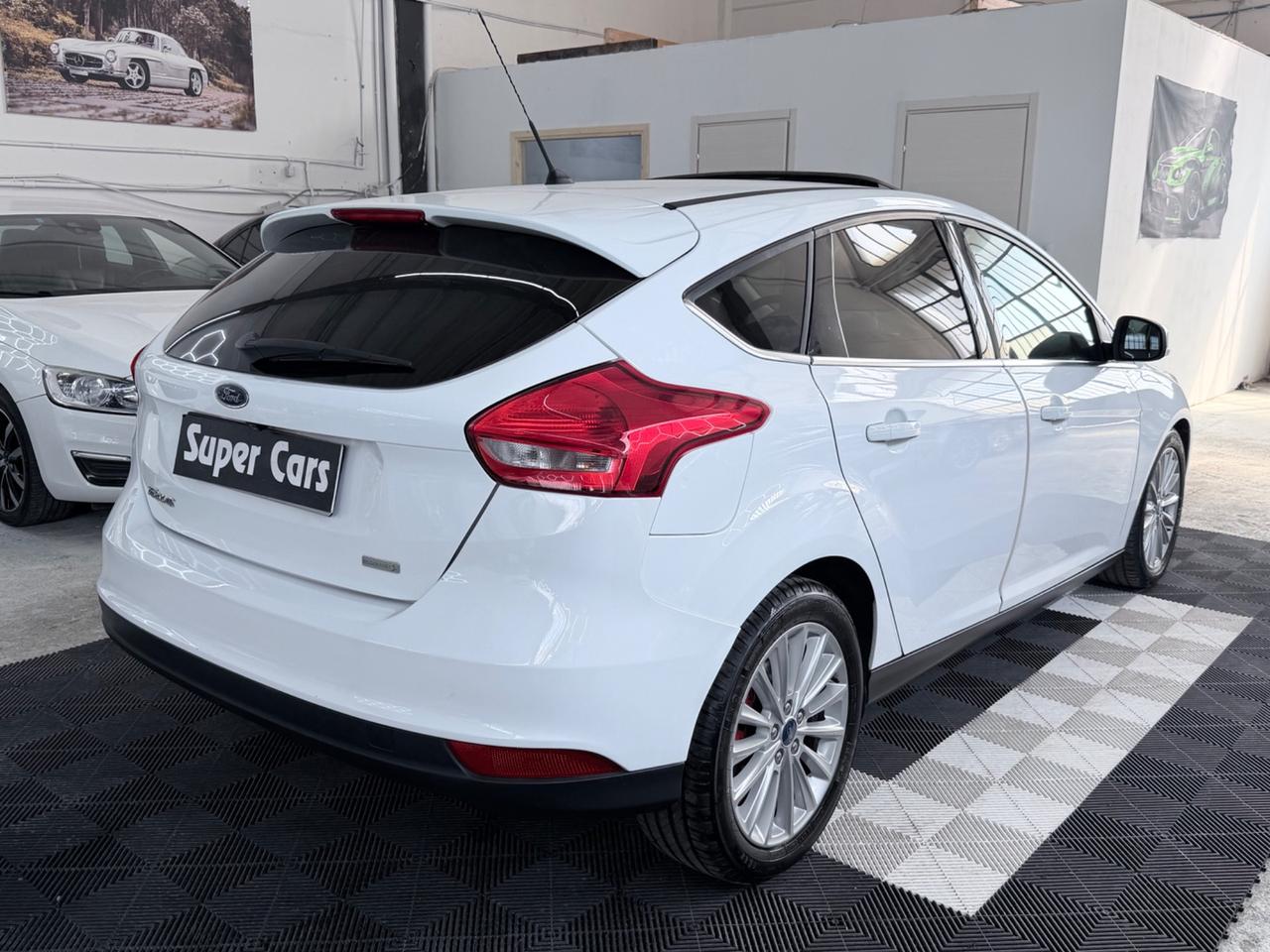 Ford Focus 1.0 EcoBoost 125CV PANORAMICO Titanium