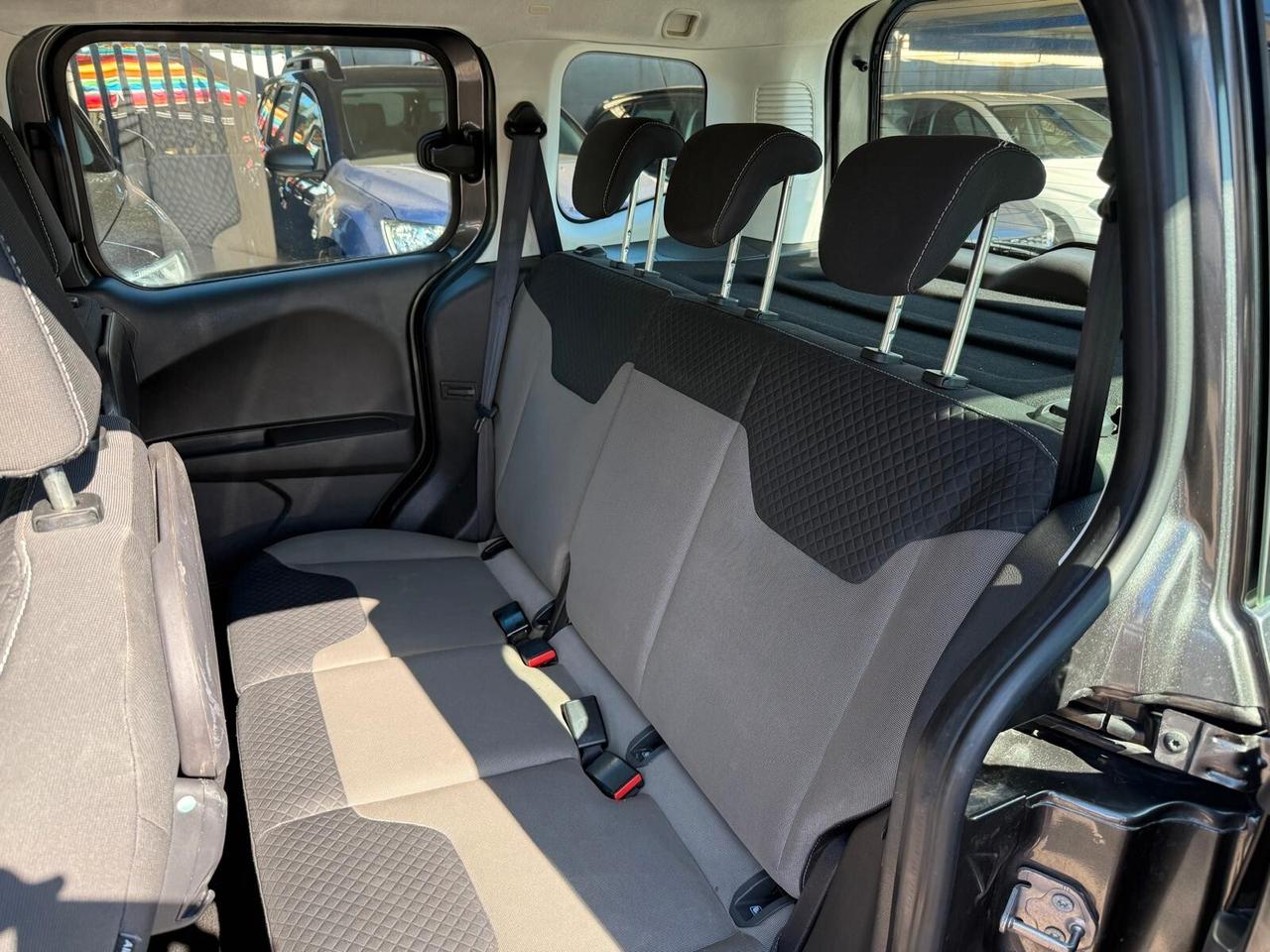 Ford Tourneo Courier 1.5 TDCI 100 CV Plus