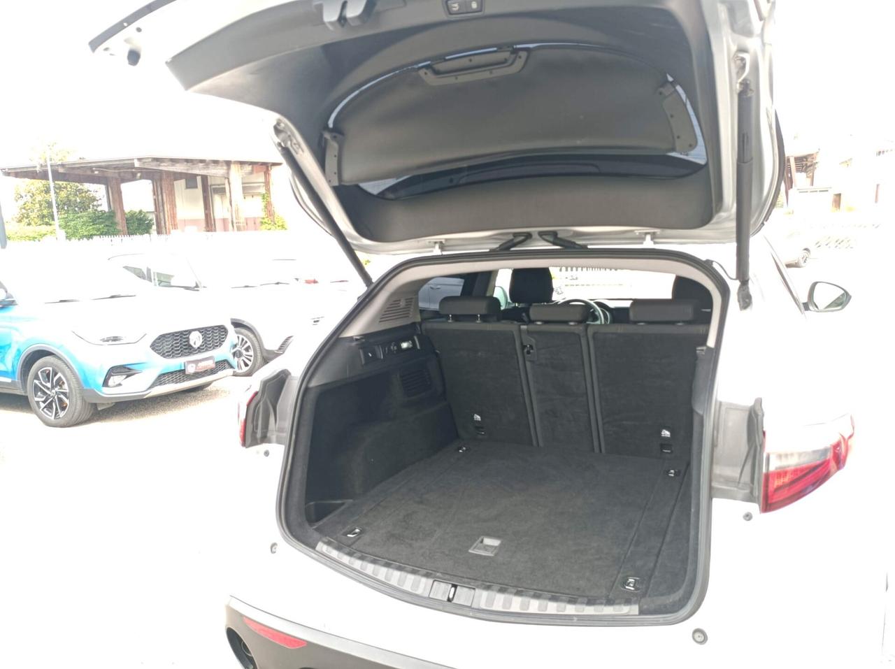 Alfa Romeo Stelvio 2.2 Turbodiesel 180 CV AT8 RWD Business