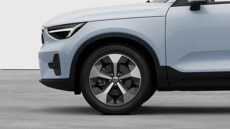 VOLVO XC40 CORE B3 AUTO PREZZO PROMO FINO AL 31/12/2025