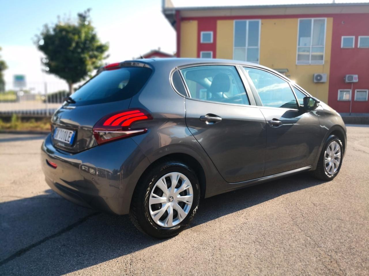Peugeot 208 PureTech 1.2 82CV ***NEOPATENTATI***