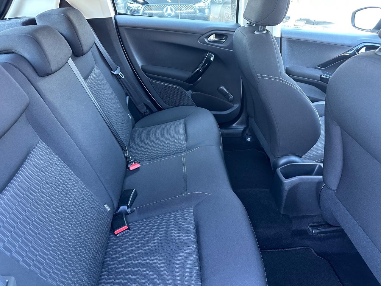 Peugeot 208 PureTech 82 5 porte Allure