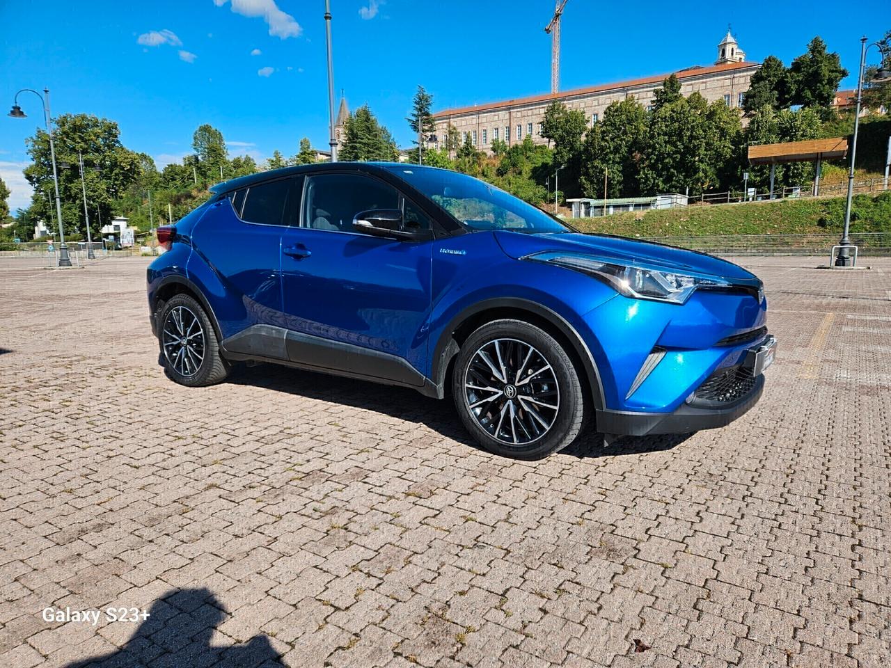 Toyota C-HR 1.8 Hybrid valutiamo usato /scambio