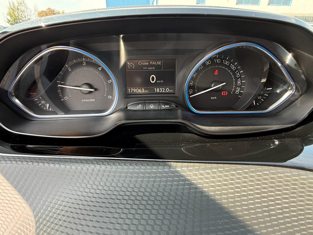 Peugeot 2008 1.6 e-HDi 115 CV Stop&Start Allure