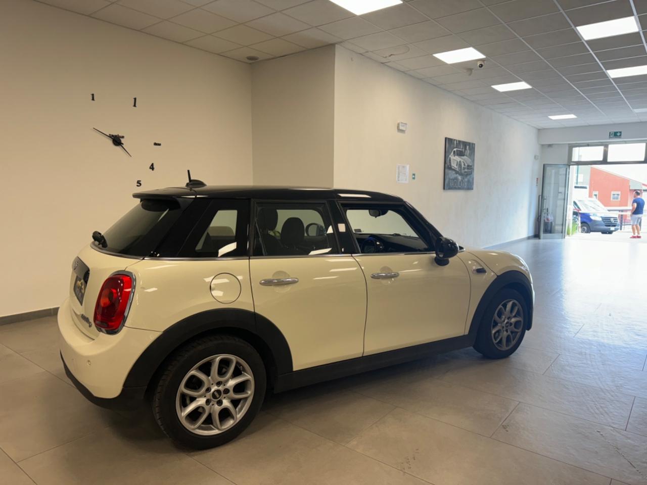 Mini Mini 1.5 Cooper D Business 5 porte