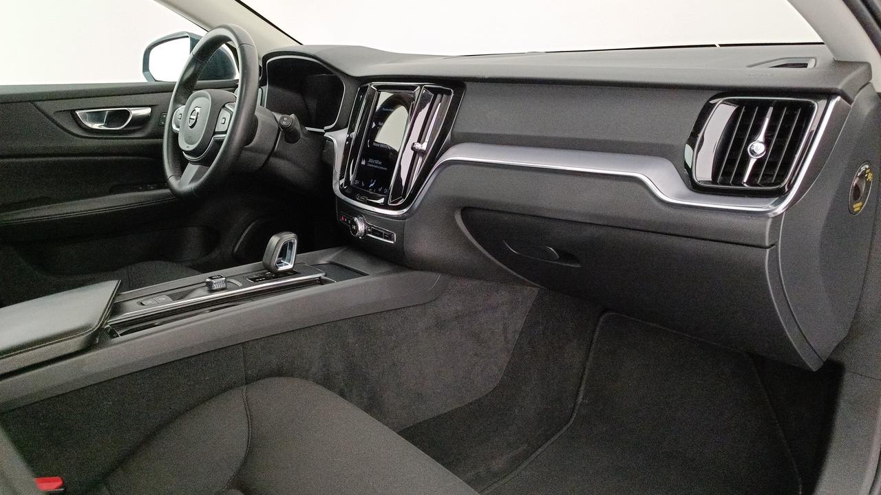 VOLVO V60 II 2019 - V60 2.0 b4 Momentum Business auto