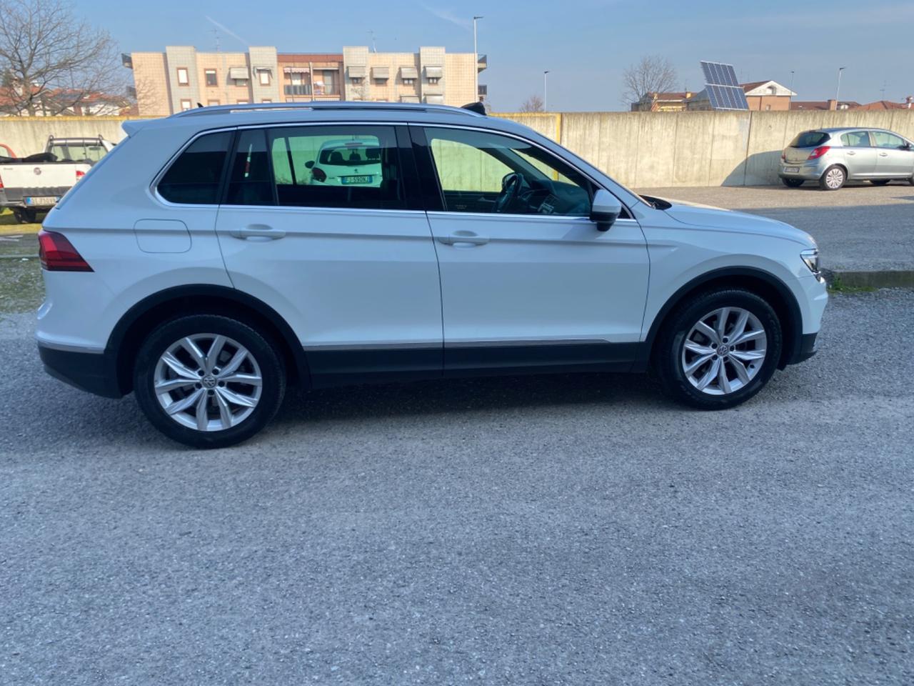 Volkswagen Tiguan 2.0 TDI SCR DSG Business BlueMotion Technology