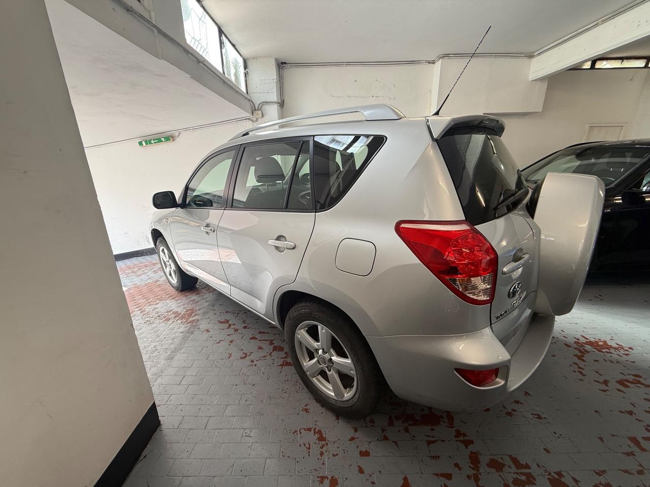 Toyota RAV 4 RAV4 2.2 D-4D 136 CV Sol