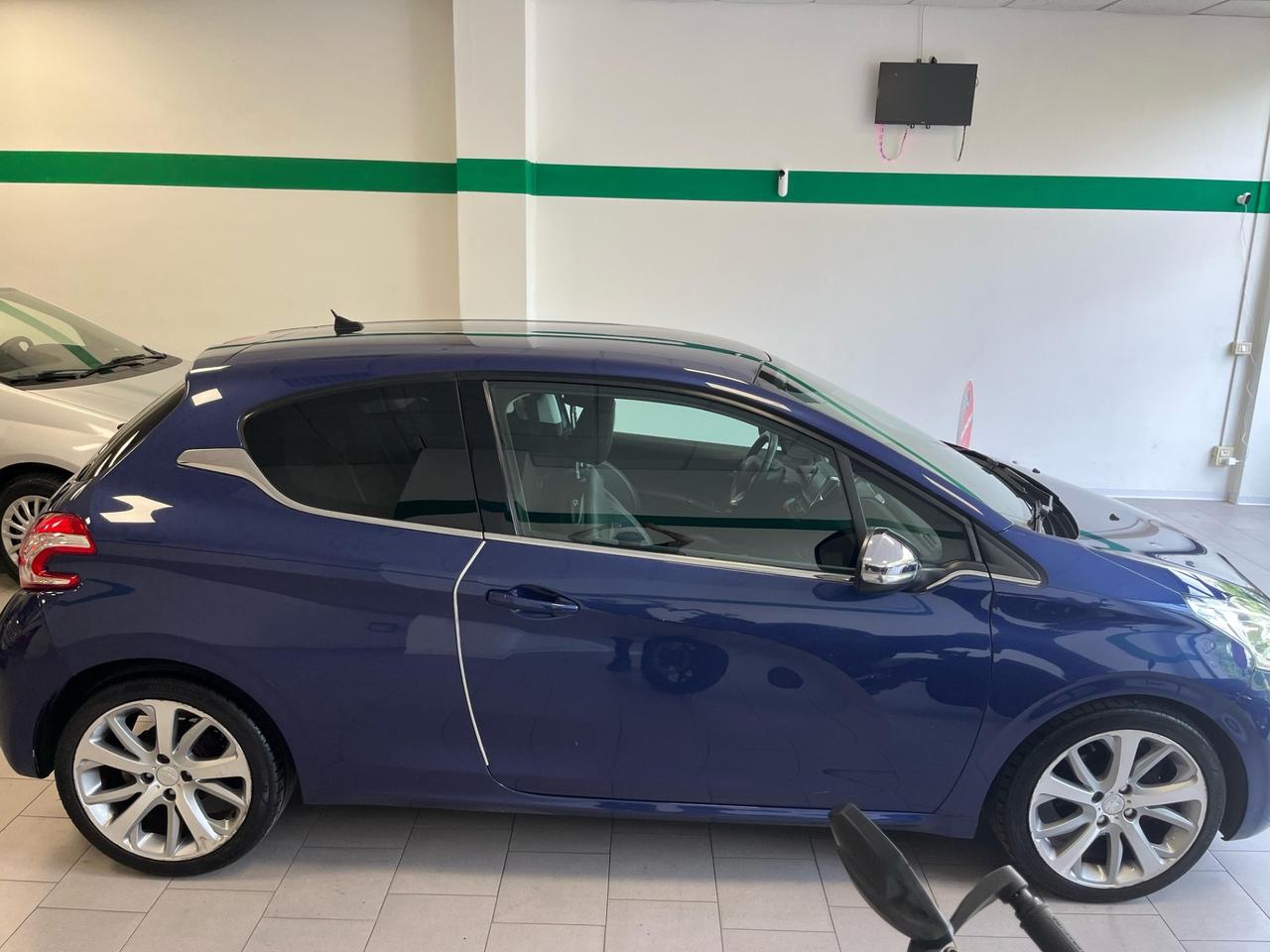 Peugeot 208 1.6 e-HDi 92 CV Stop&Start 3 porte Allure