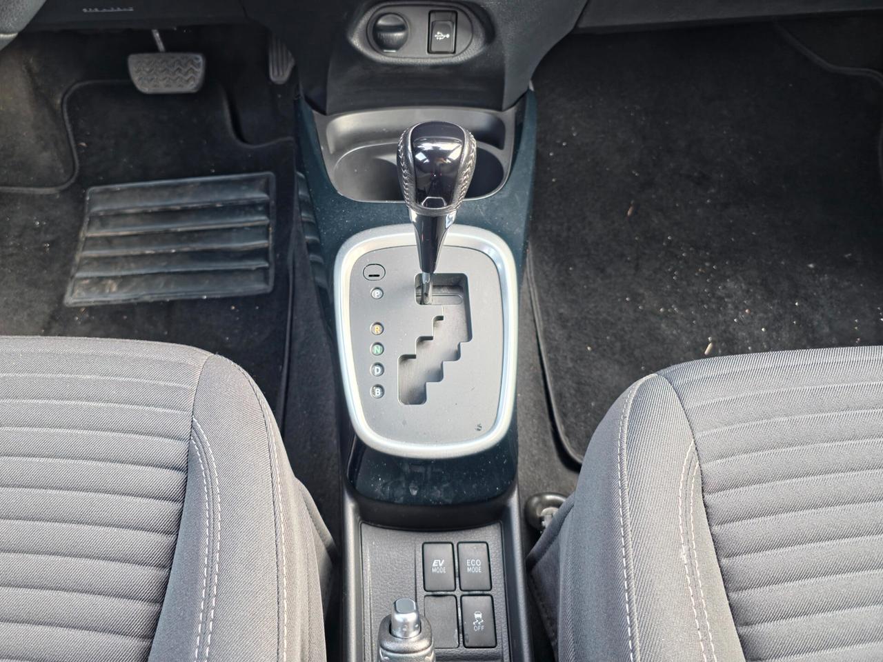 Toyota Yaris 1.5 Hybrid 5 Trend White Edition 2017-E6B