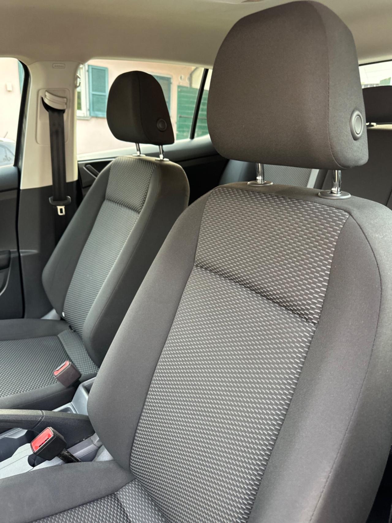 Volkswagen T-CROSS 1.6 TDI STYLE EURO6B LANEASS FRONTASS