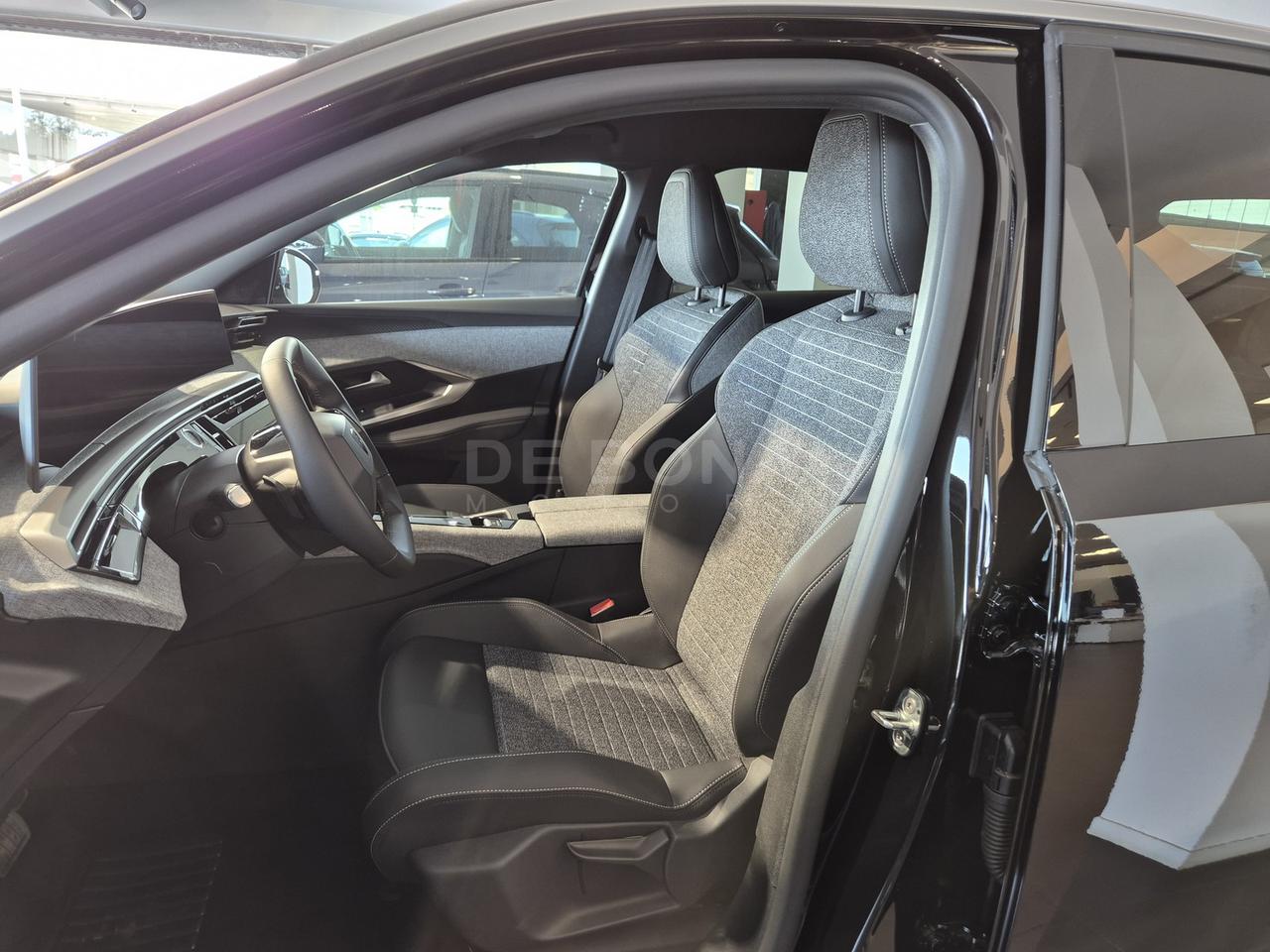 Peugeot 3008 73 kwh allure 210cv