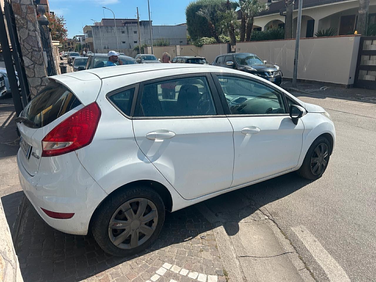 Ford Fiesta 1.4 5 porte Bz.- GPL Titanium