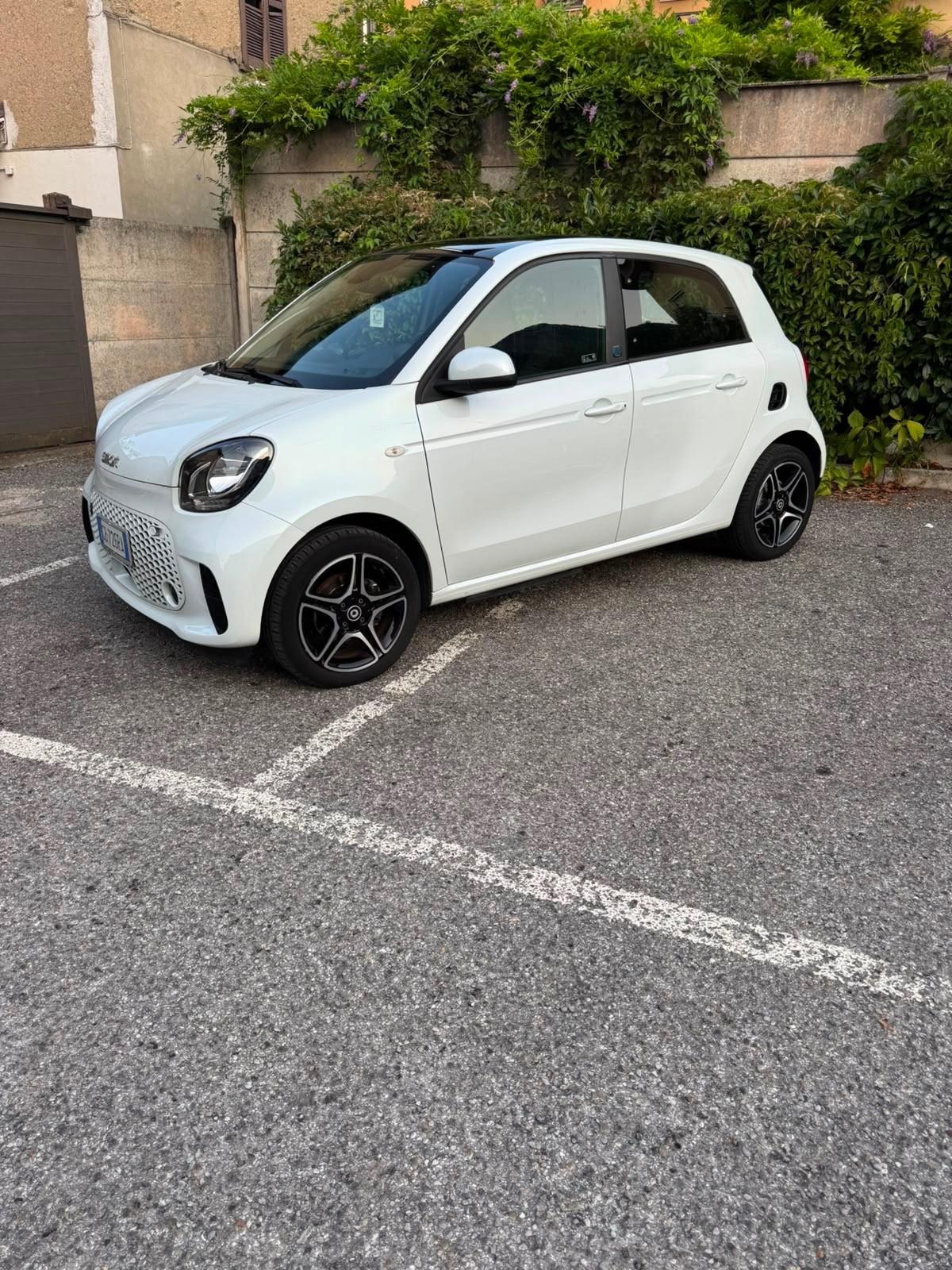 Smart ForFour EQ Pulse