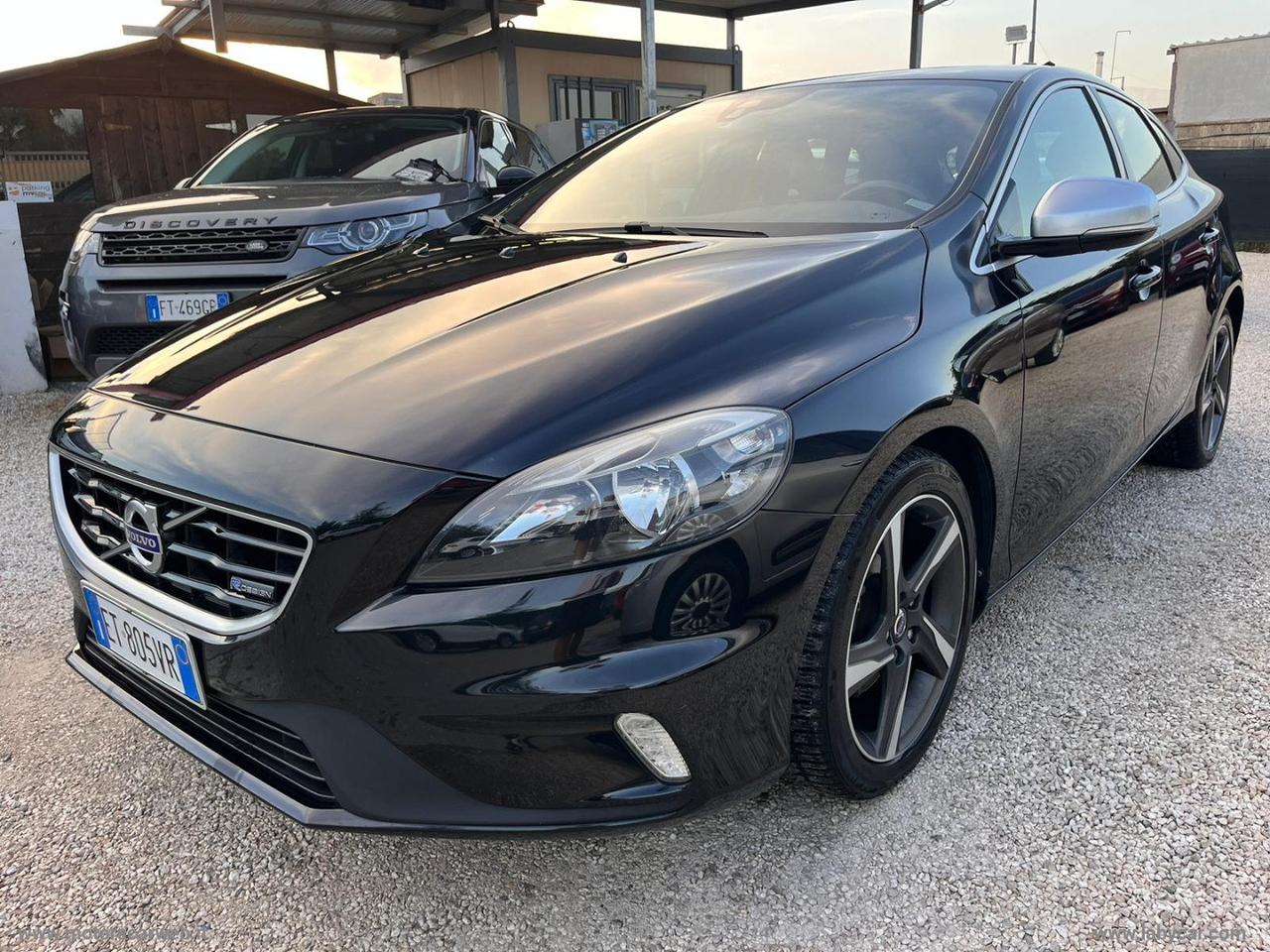 VOLVO V40 D2 1.6 R-design Momentum