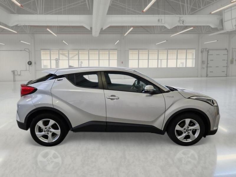 TOYOTA C-HR 1.8H 98CV E-CVT Business