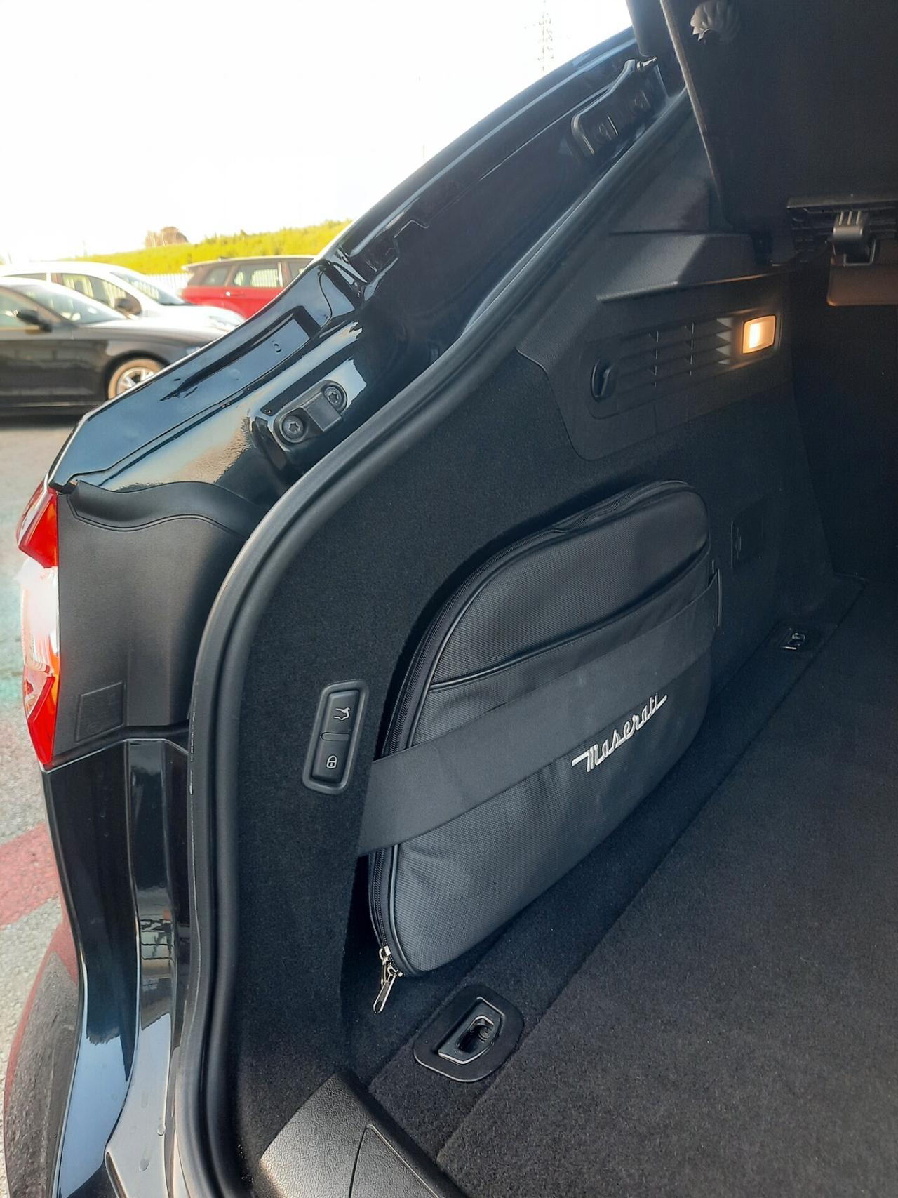 Maserati Levante V6 Diesel Q4 AWD Granlusso IVA DETRAIBILE