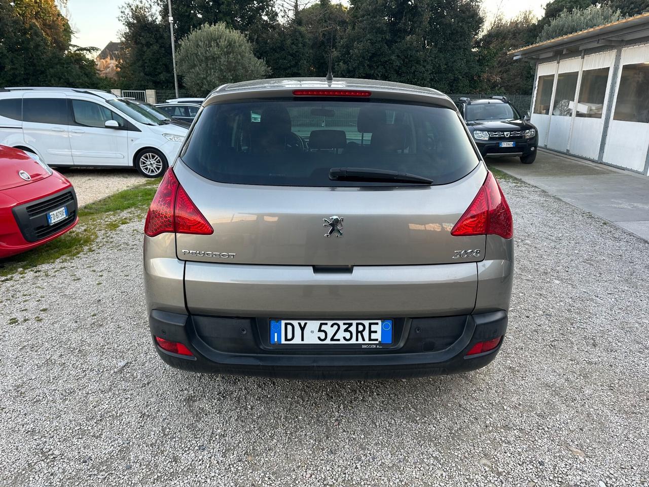 Peugeot 3008 1.6 HDi 110CV cambio robotizzato