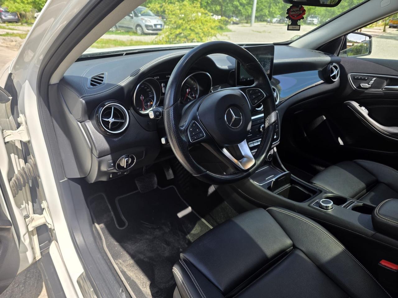 Mercedes-benz GLA 200 d Automatic Premium