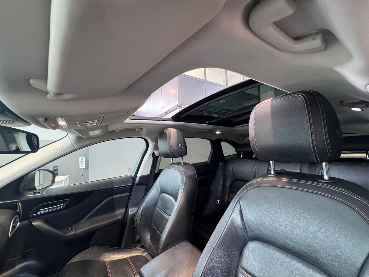 Jaguar F-Pace 2.0 D 180 CV AWD aut. Pure