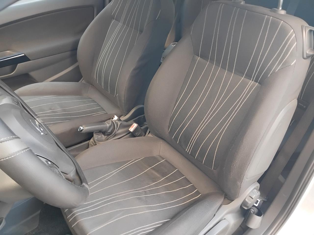Opel Corsa 1.2 benzina