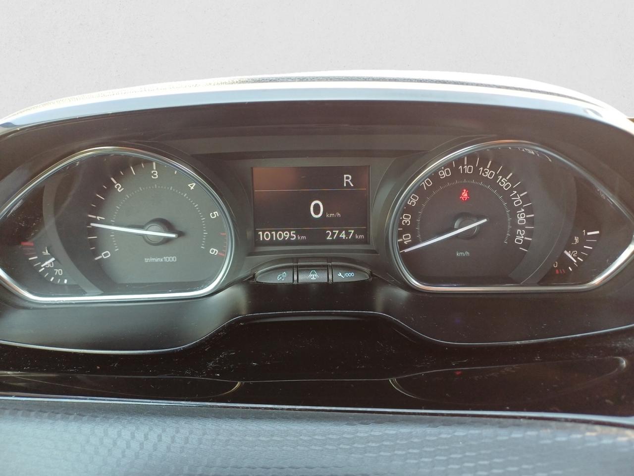 PEUGEOT 2008 - BlueHDi 120 EAT6 S&S Allure