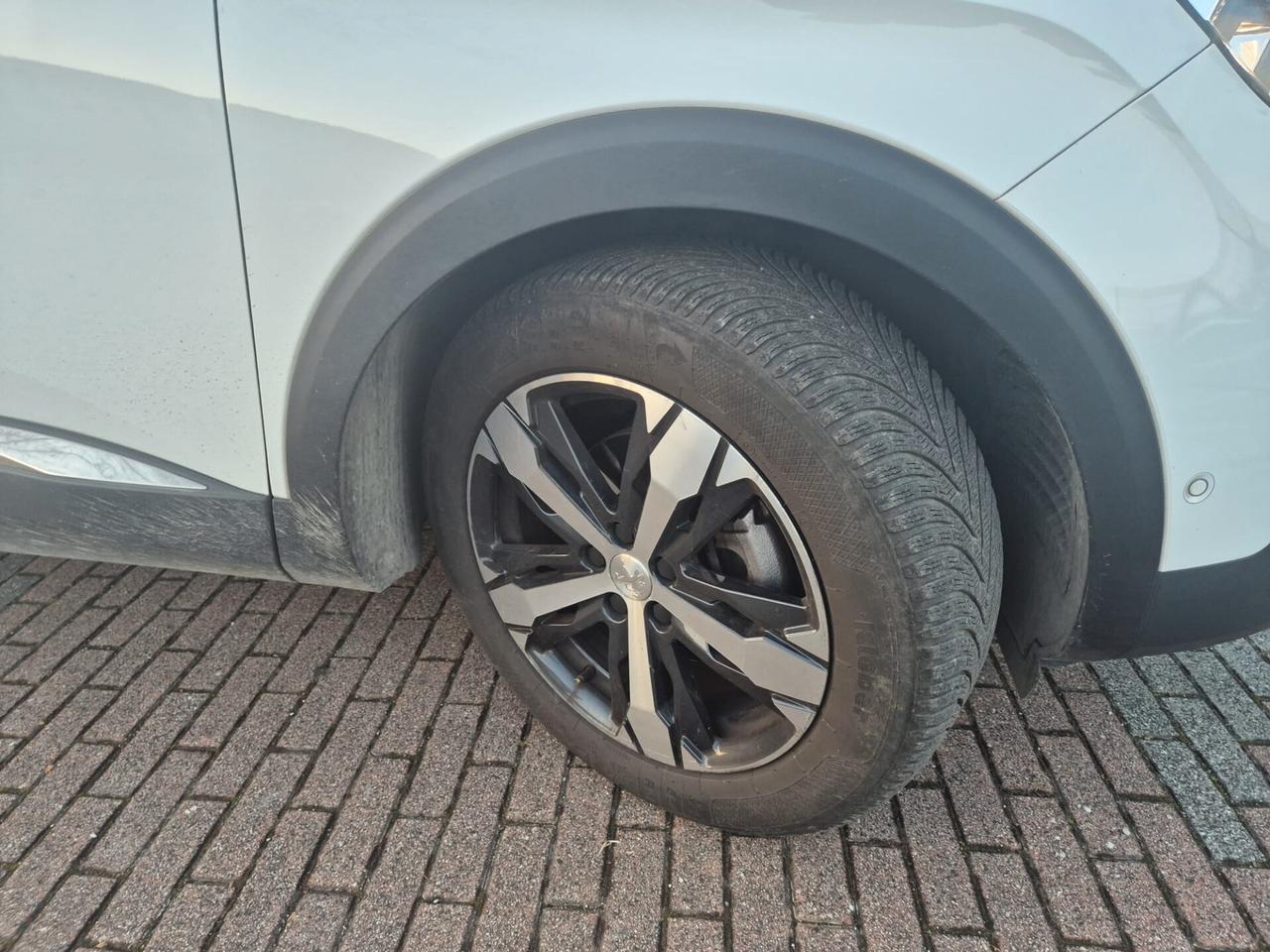 Peugeot 3008 1.5 HDi 130 S&S Allure E6B--UNIPROPR.!!!