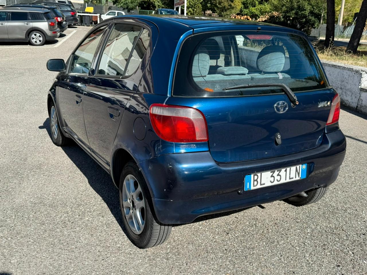 Toyota Yaris 1.0i 16V cat 5 porte Sol