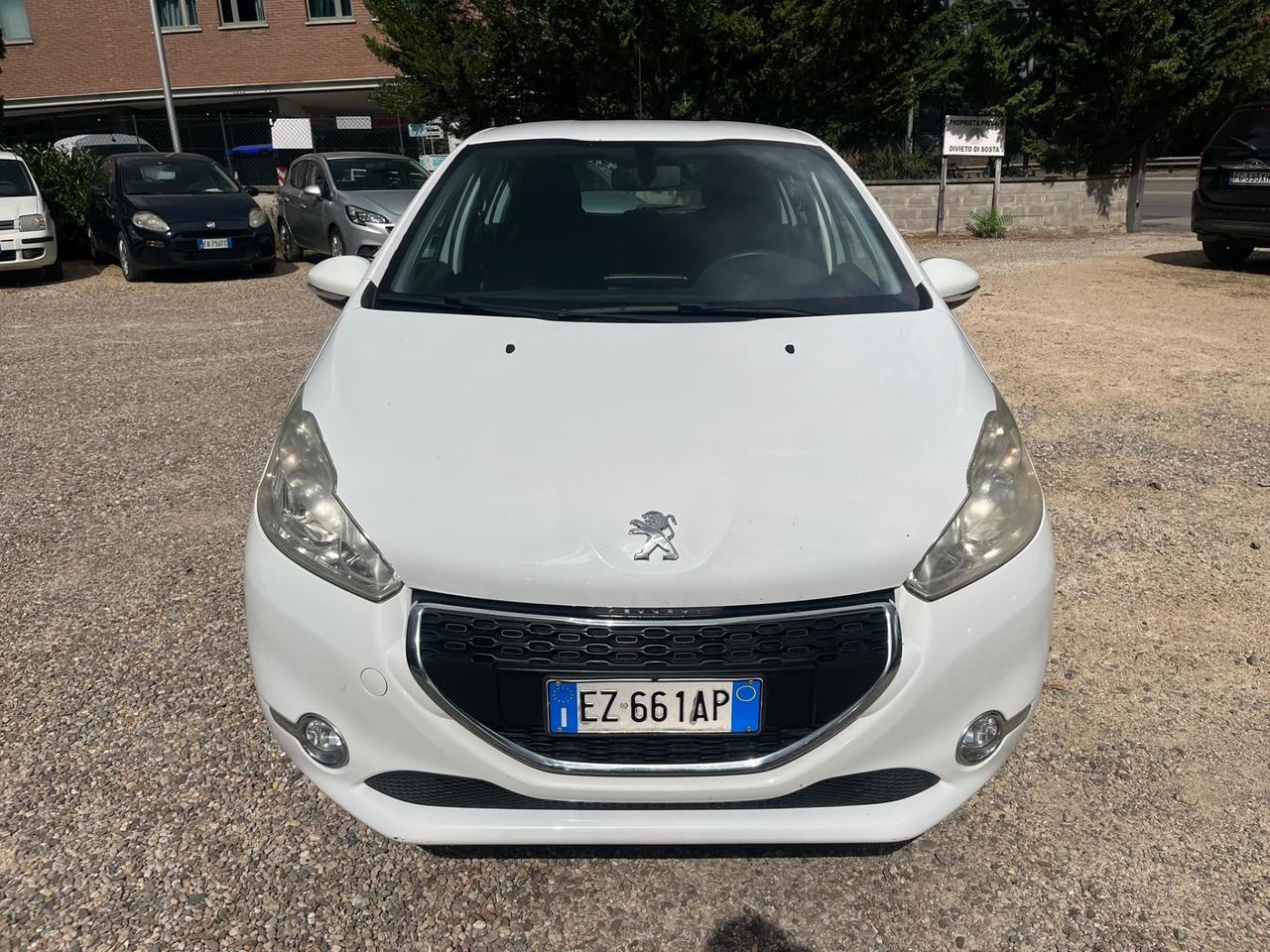Peugeot 208 1.4 HDi 68 CV 5 porte Allure
