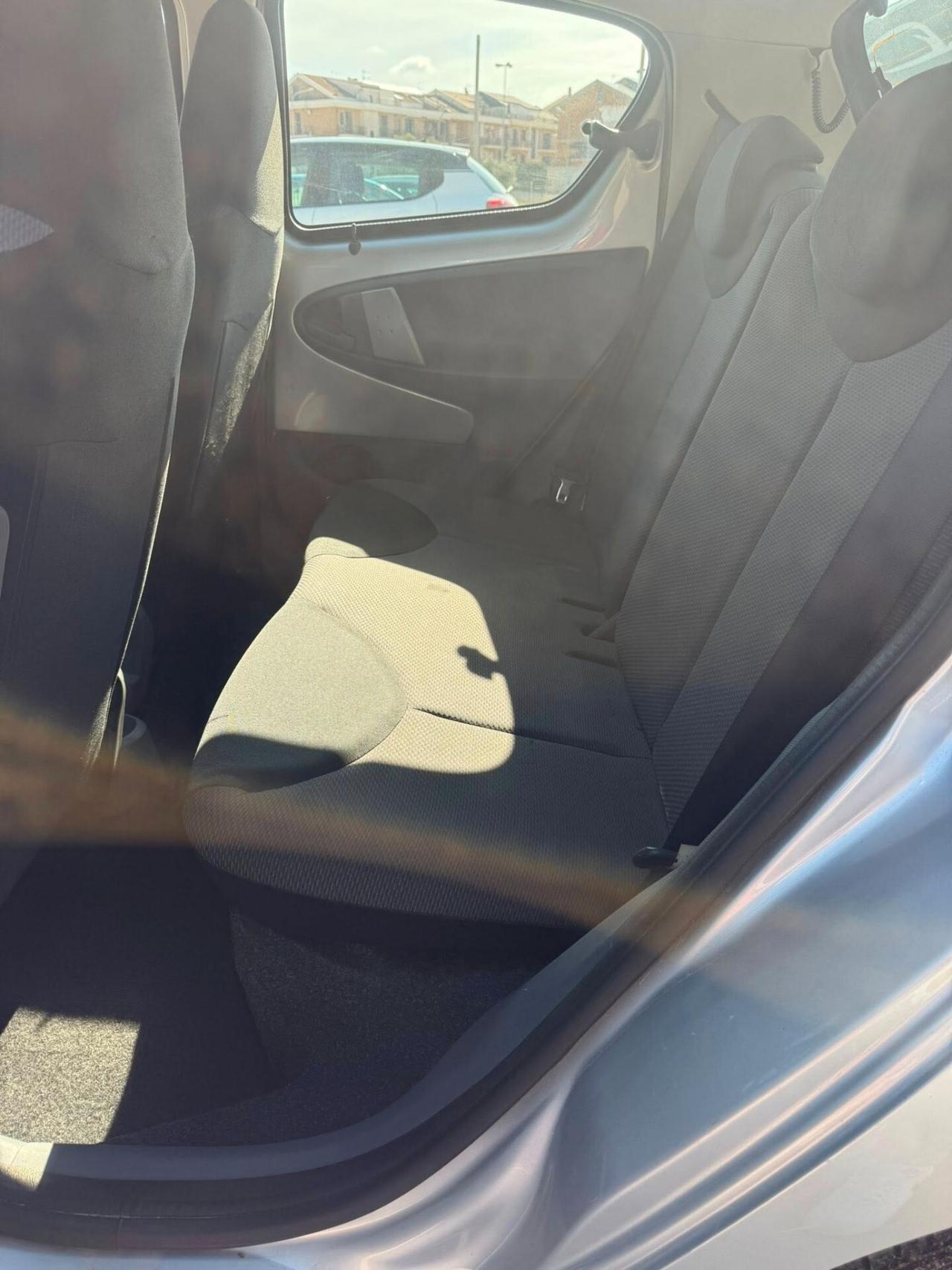 Toyota Aygo 1.0 12V VVT-i 5 porte Sol