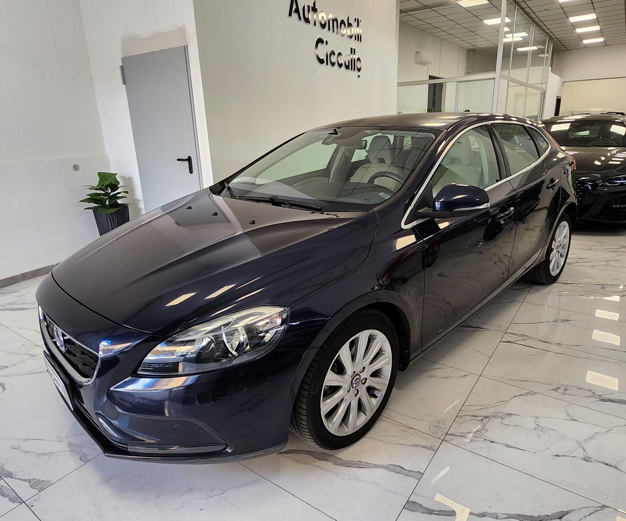 Volvo V40 D4 Geartronic R-design Kinetic