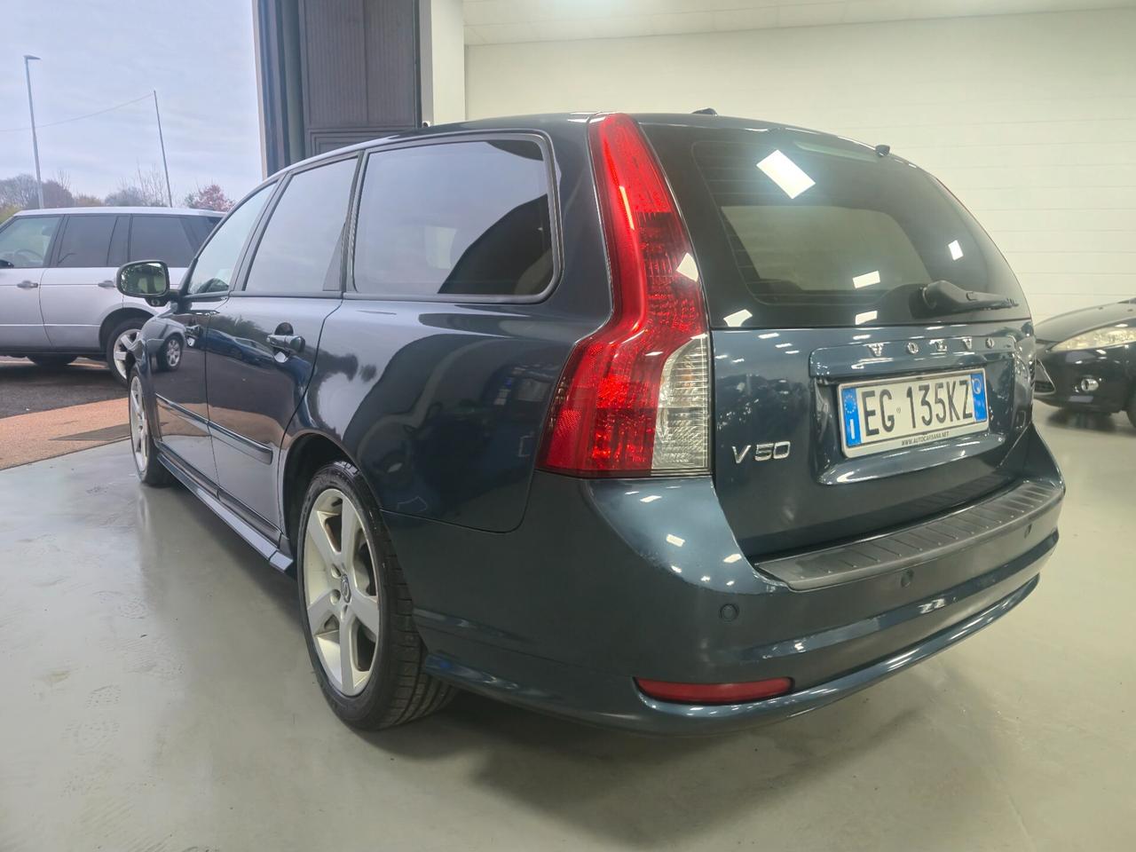 Volvo V50 D2 R-design