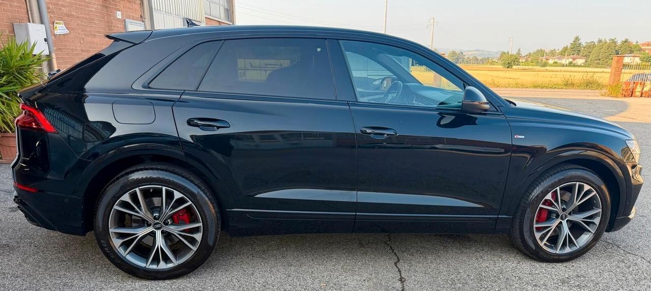 Audi Q8 50 TDI 286 CV quattro tiptronic Sport S-LINE PLUS FARI MATRIX INTERNI IN PELLE NAPPA E BLACK PACK