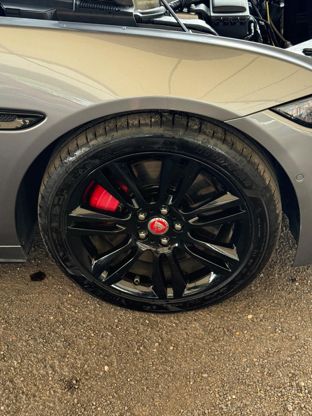 XE 2.0 D 204 CV-R-Dynamic HSE-IVA ESP-unipro