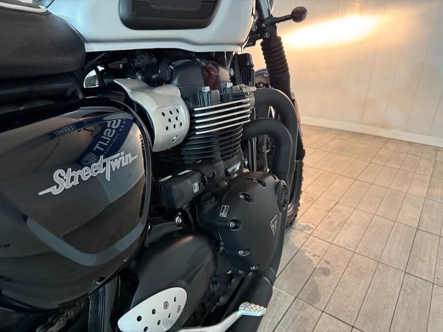 Triumph Street Twin 2600 KM