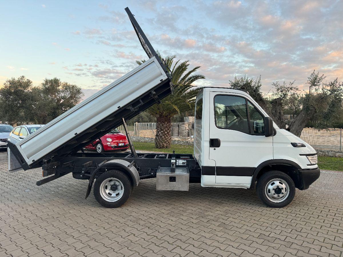 IVECO Daily 35 C12 RIBALTABILE TRILATERALE