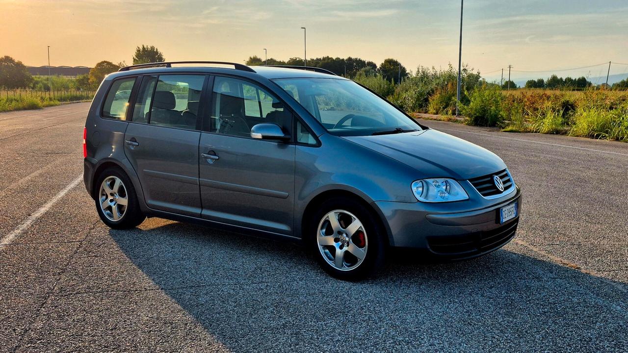 Volkswagen Touran 1.6 16V 6 MARCE 7 POSTI