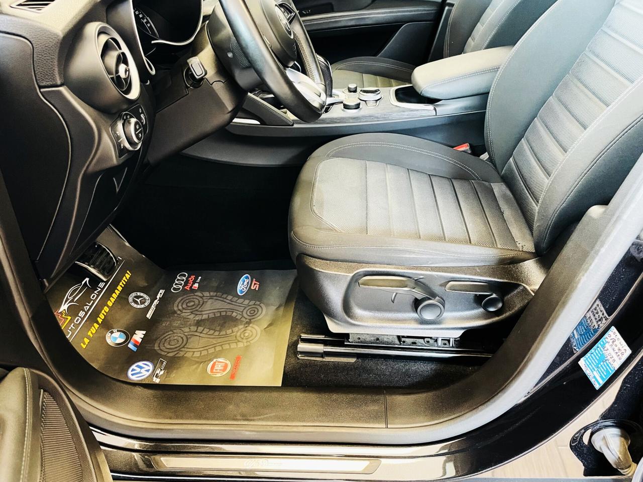 Alfa Romeo Stelvio 2.2 Turbodiesel 160 CV AT8 RWD Super Business