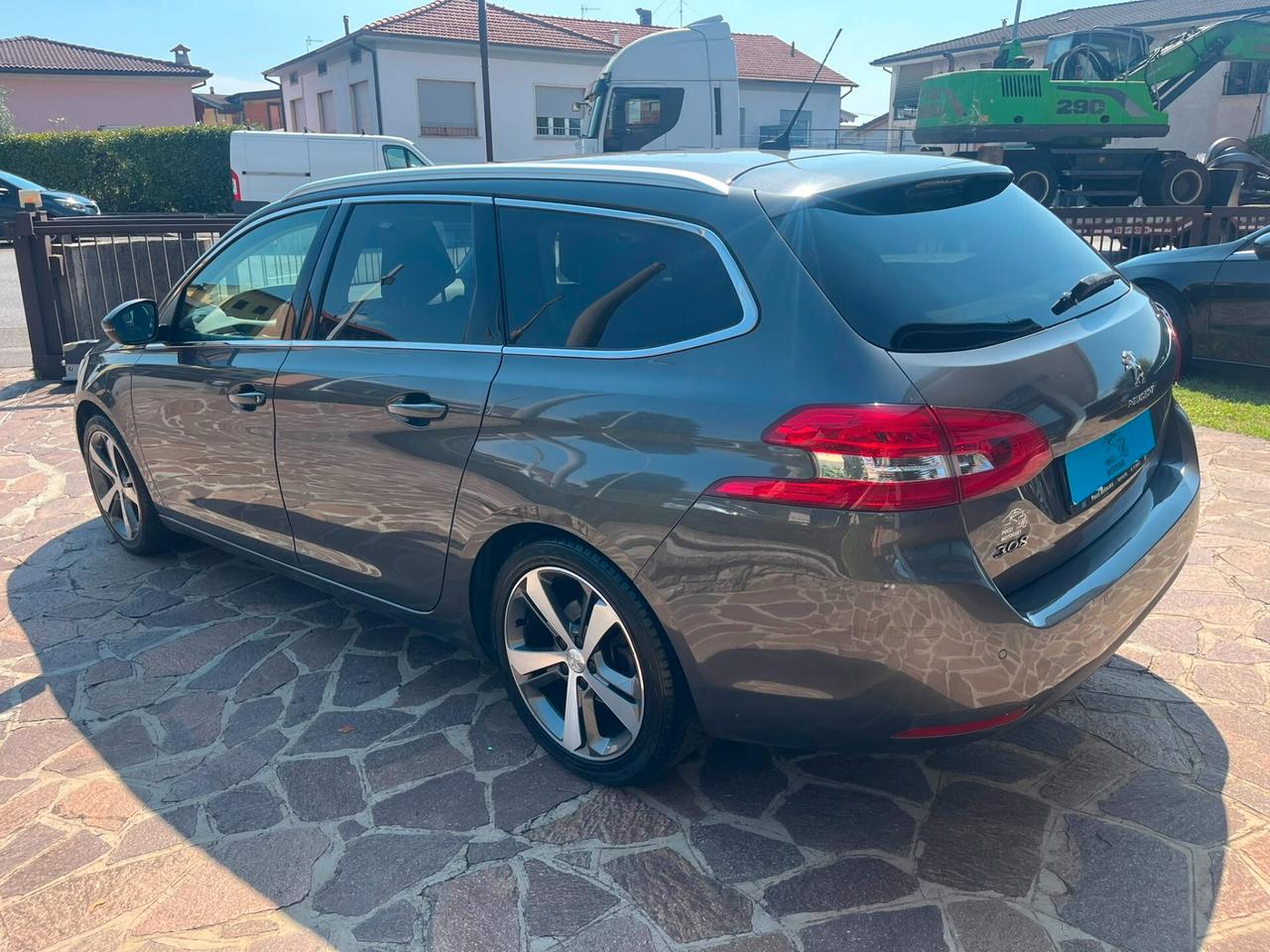 Peugeot 308 BlueHDi 130 S&S EAT6 SW Allure