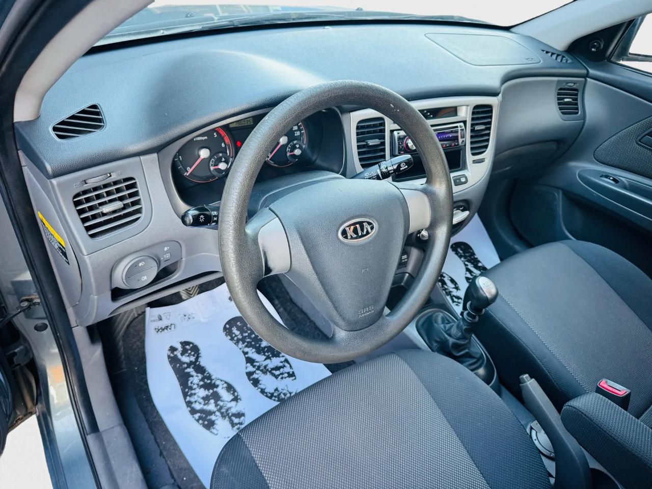 Kia Rio 1.5 CRDi 2009 190.000Km ottima per neo patentati