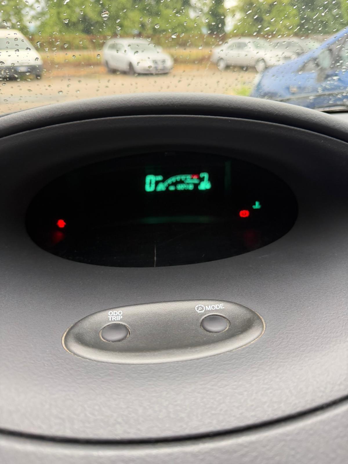 Toyota Yaris 1.3 BENZINA 5 PORTE Sol Blue