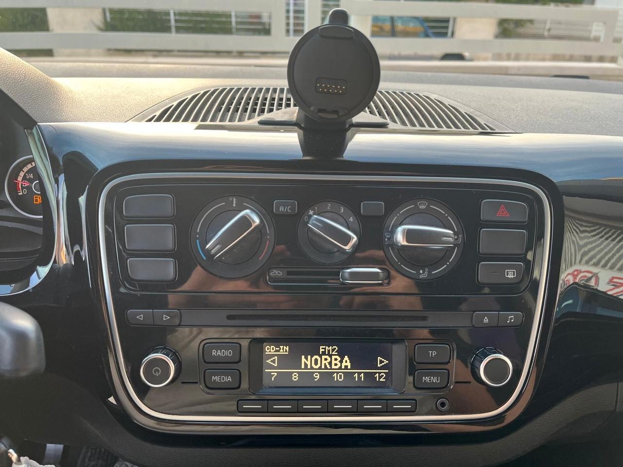 Volkswagen up! 1.0 75 CV 5p. high