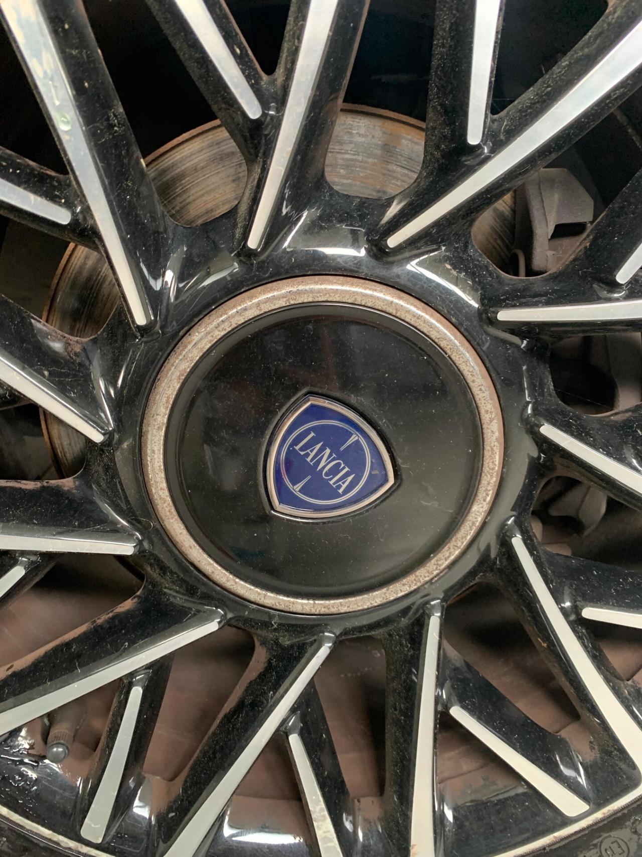 Lancia Ypsilon 1.3 MJT 16V 95 CV 5 porte NEOPATENTATI