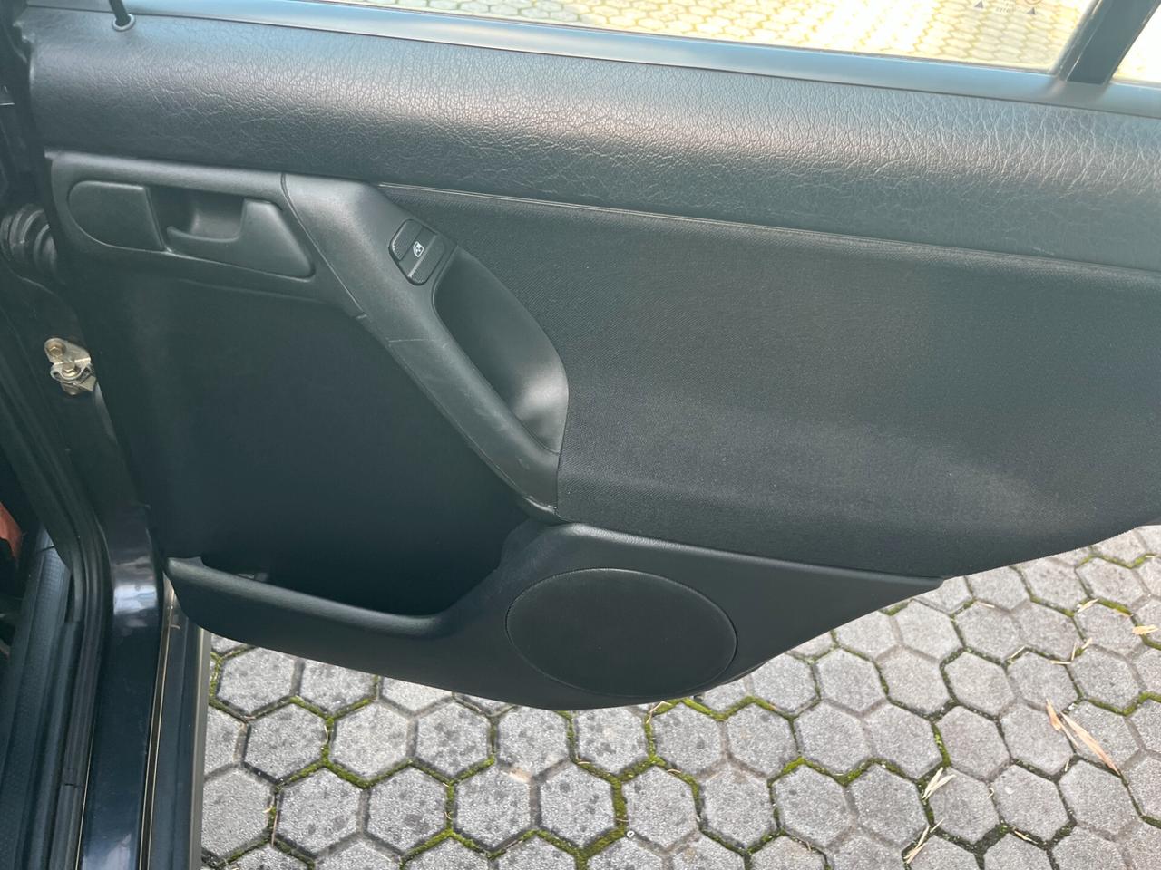 Volkswagen Golf 2.0 16V cat 5 porte GTI
