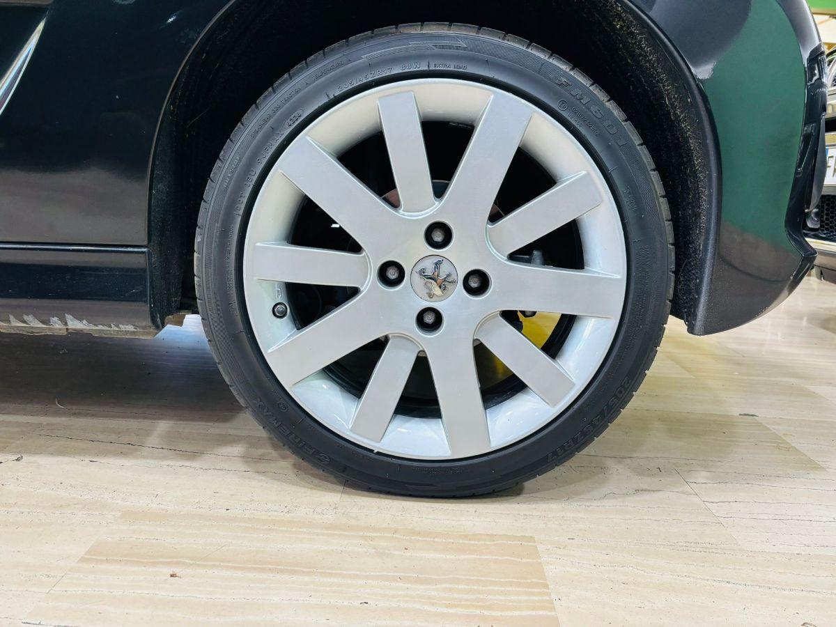 Peugeot 207CC 1.6 HDi 110CV Cabrio Coupè Féline Navi