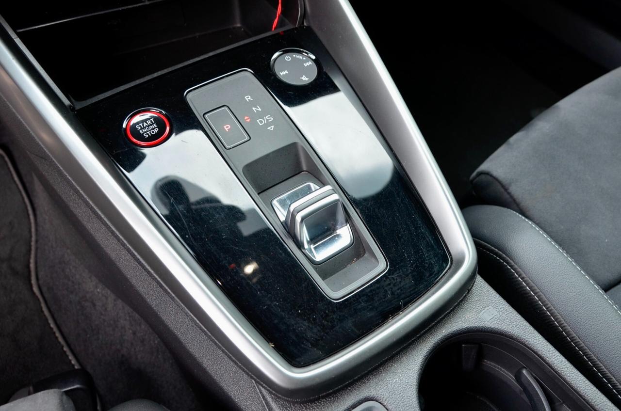 AUDI S3 SEDAN 2.0 TFSI SPORT ATTITUDE QUATTRO 310cv S-TRONIC, IVA SUL 100%, TETTO, SCARICO MILLTEK, BANG&OLUFSEN, TOTAL BLACK, 20″, PERMUTE