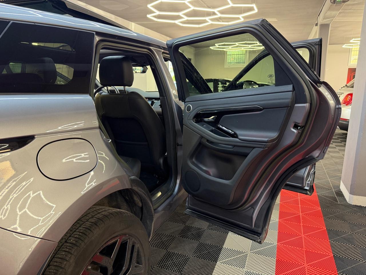 Land Rover Range Evoque 2.0 hybrid R-Dynamic - FABIANOAUTO